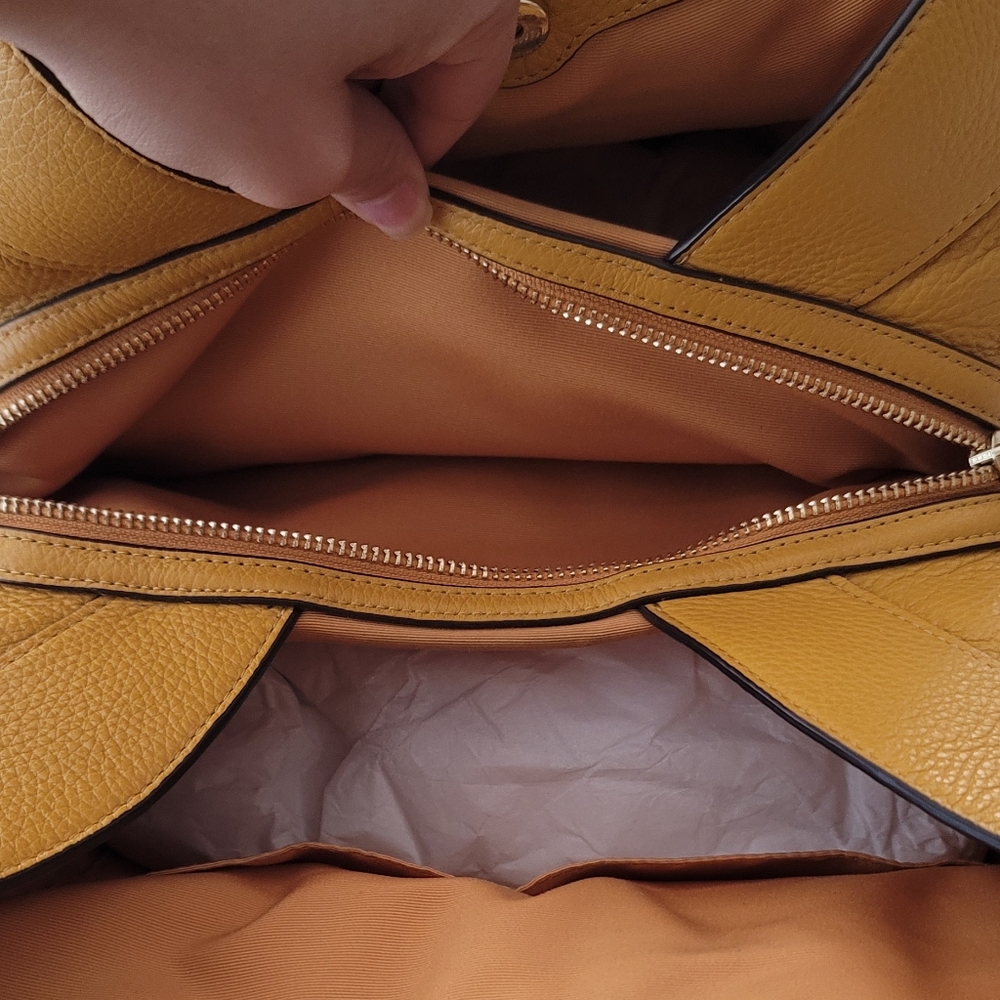 EUC Coach Large Lexy Squash Leather Shoulder Bag - Picture 5 of 13